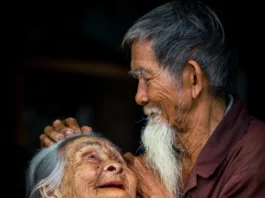 an elderly couple with Edentulism