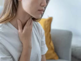 Image of a woman suffering from hoarseness