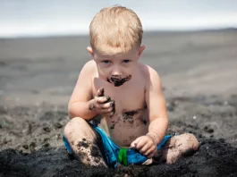 A child eating soil