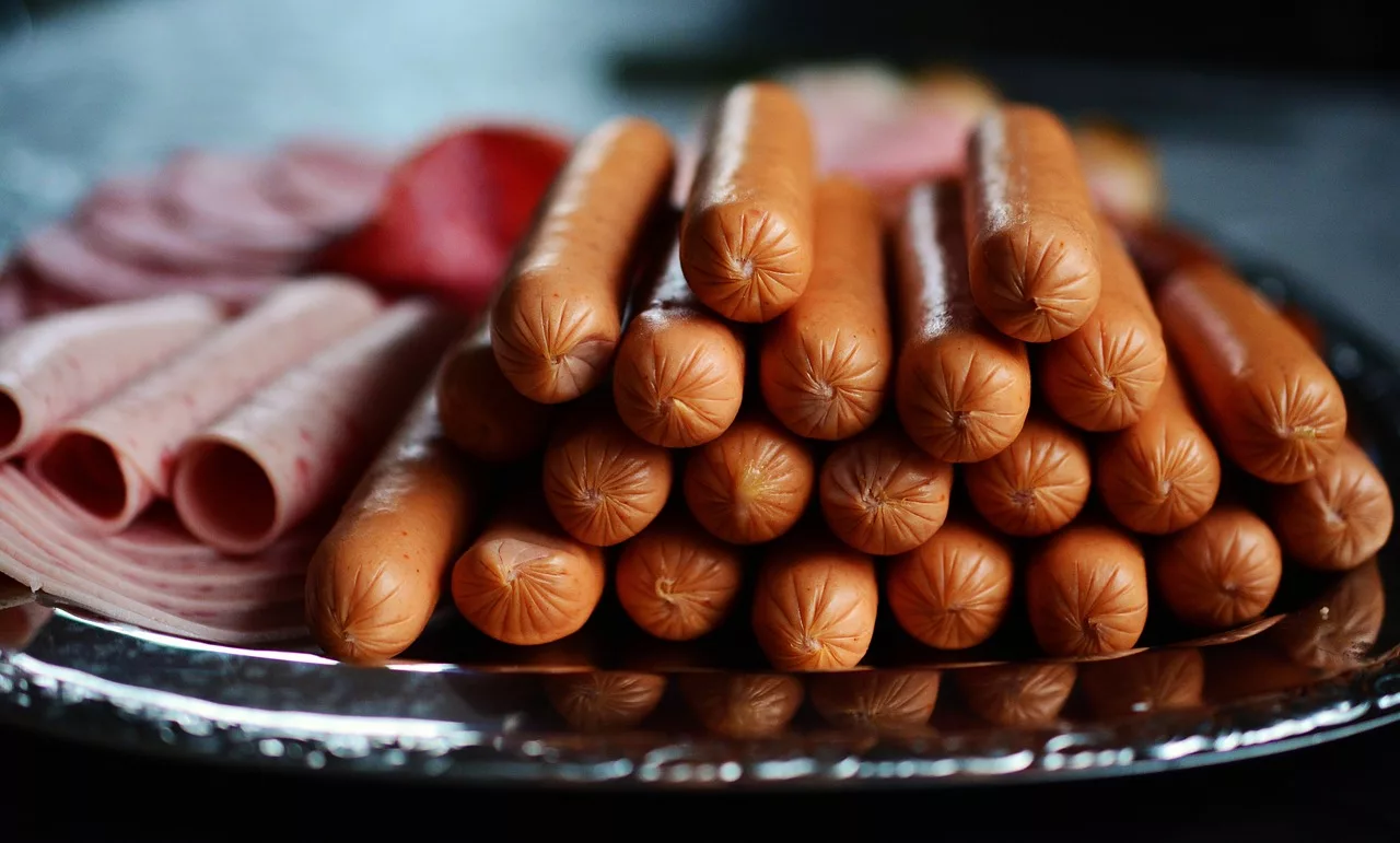 Listeriosis bacteria found inside sausages.